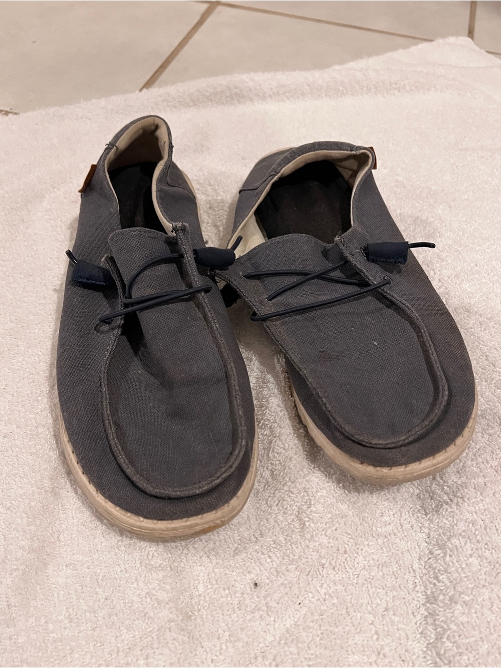 Well worn ladies hey dudes